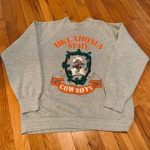 VINTAGE OKLAHOMA STATE CREWNECK SWEATER SIZE LARGE